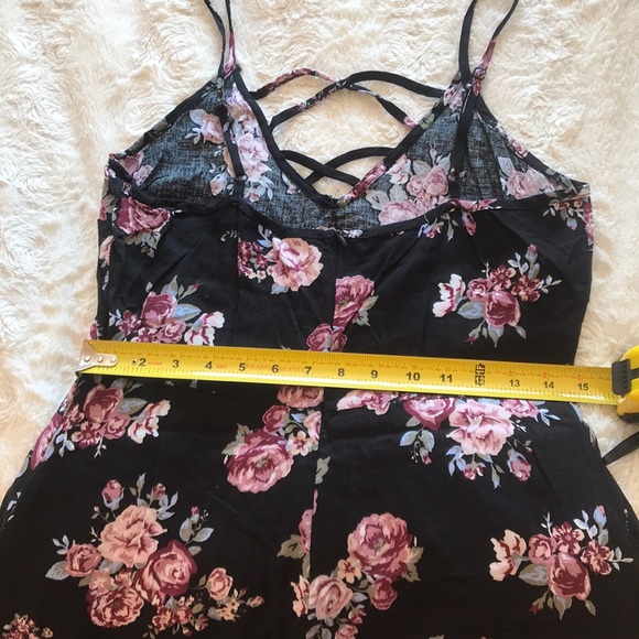 Floral Romper - Size M - Picture 5 of 6